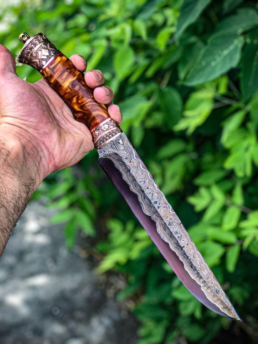 Авторский нож «Лава» (никелированная дамасская сталь, ламинат)