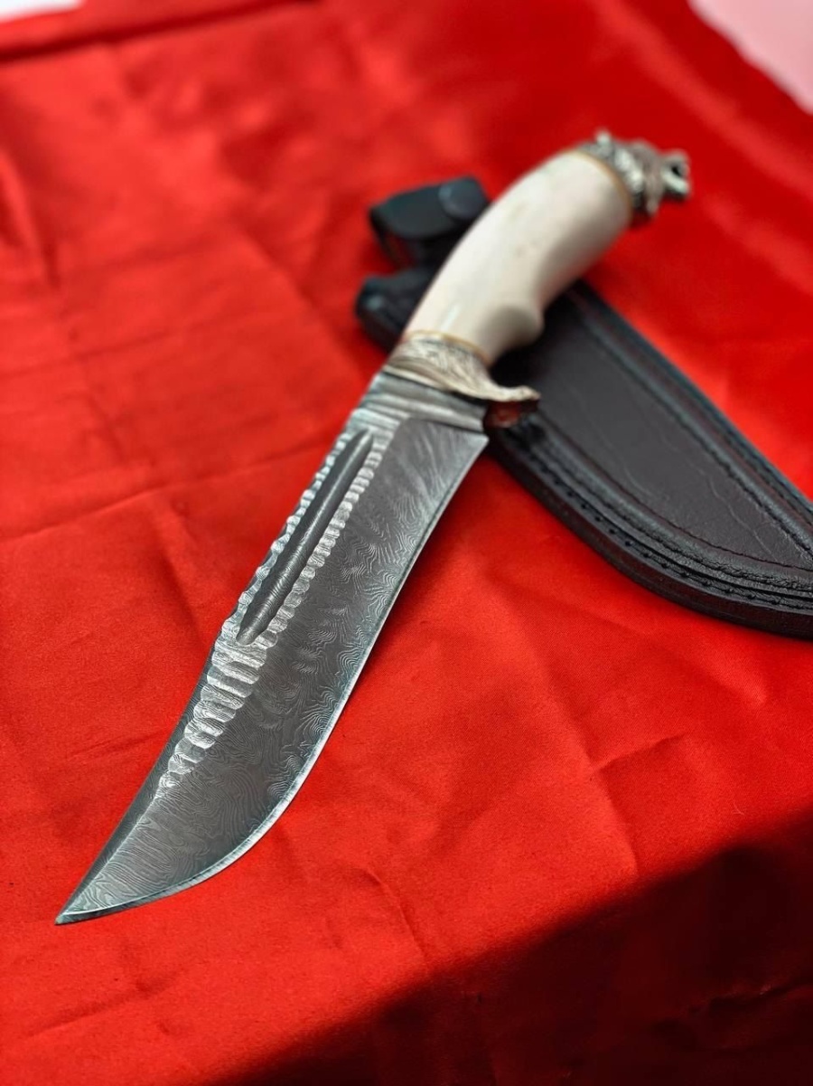 Авторский нож «Лев» (серебристый, дамасская сталь)