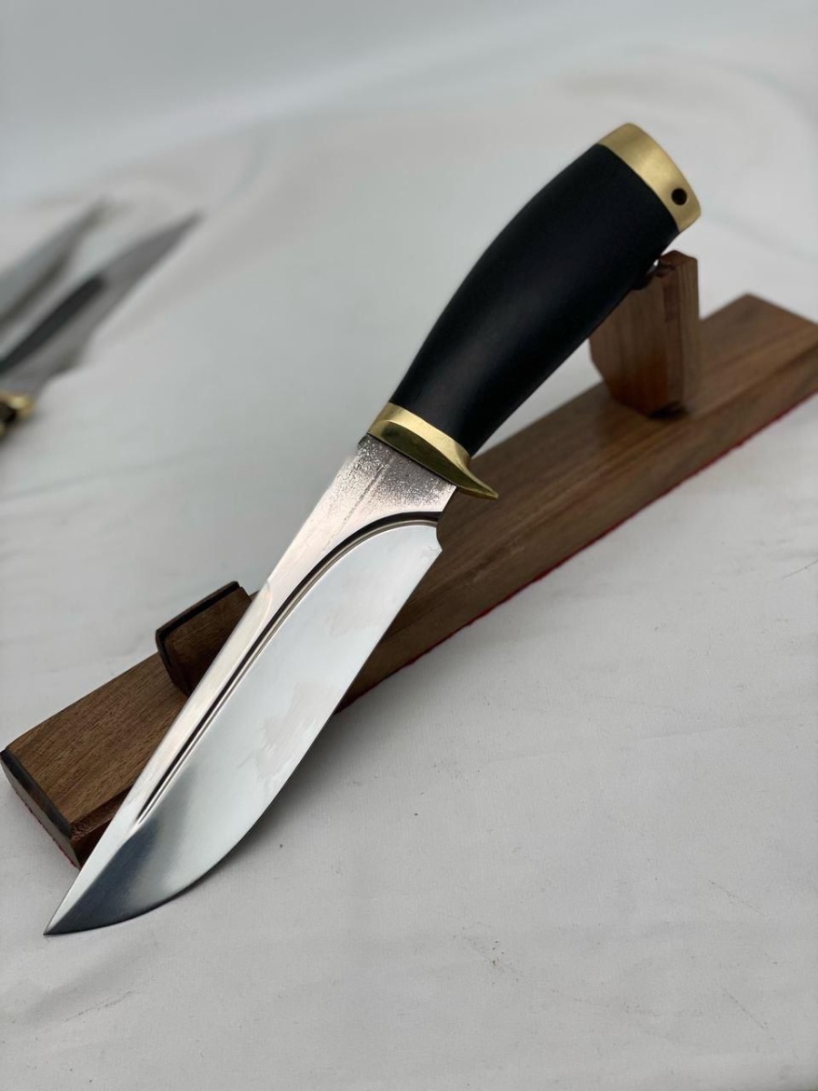 Авторский нож «Охота» (белый, х12мф)