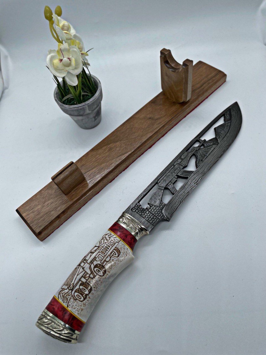 Авторский нож «Калашников» (серый, дамасская сталь с художественной резьбой)
