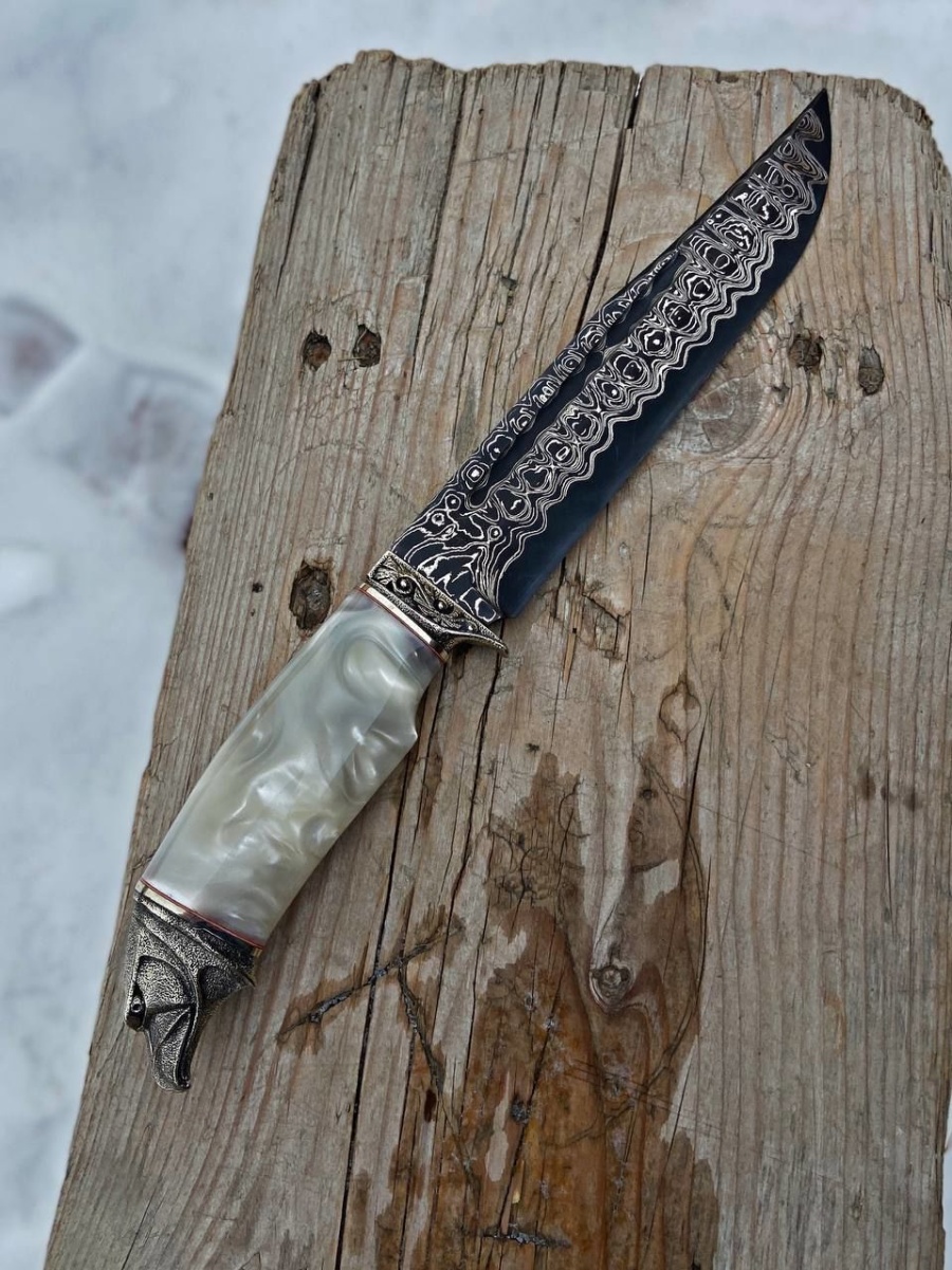 Авторский нож «Ворон и Дракон» (серый, никелированный дамаск)