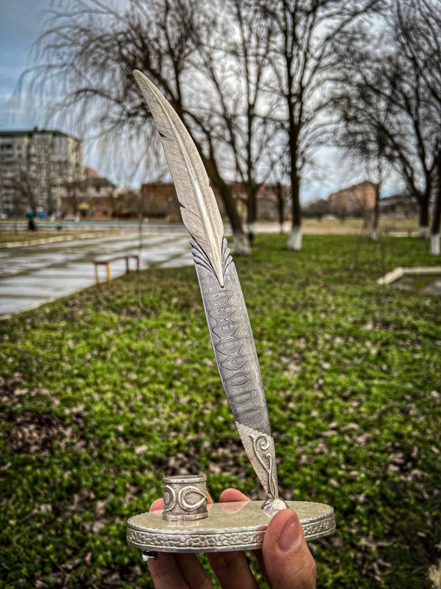 Авторский нож «Серебряное перо» (дамаск)
